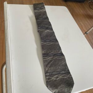 Arrow Men's Tie in Black and Gray